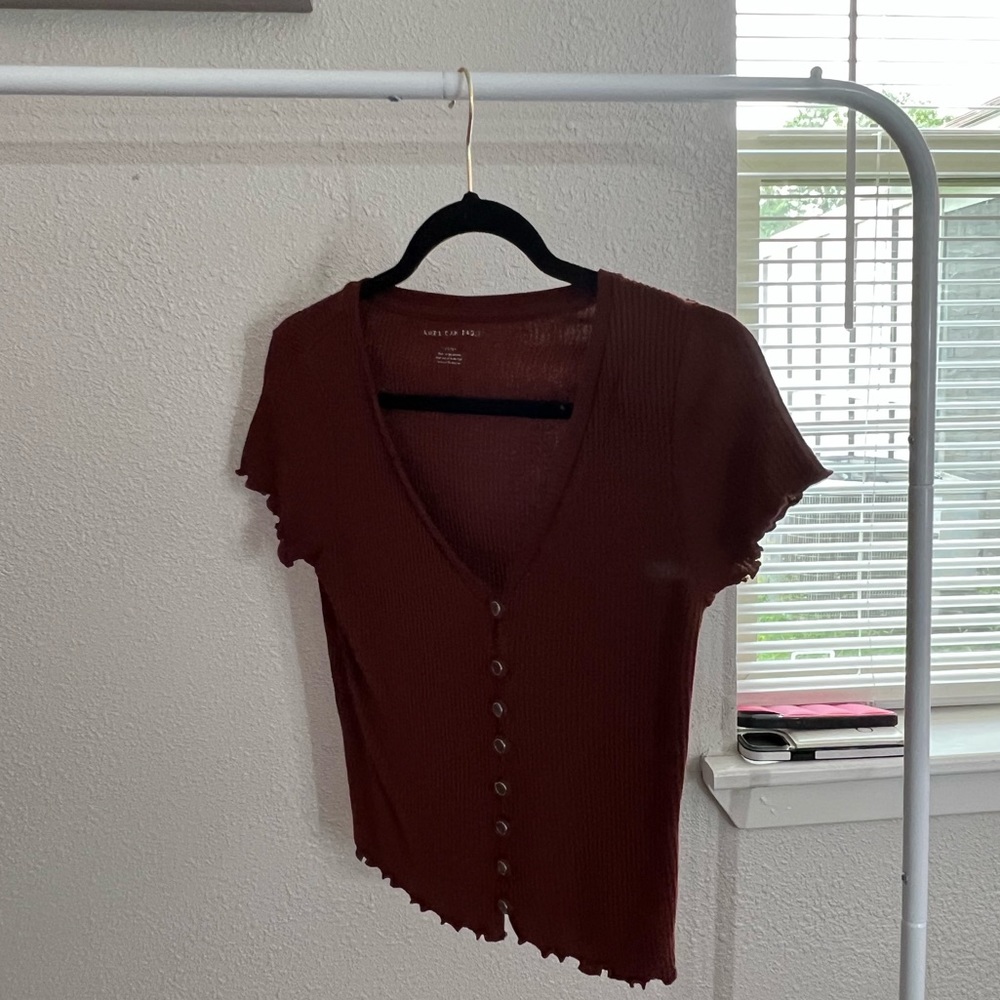 brown top
